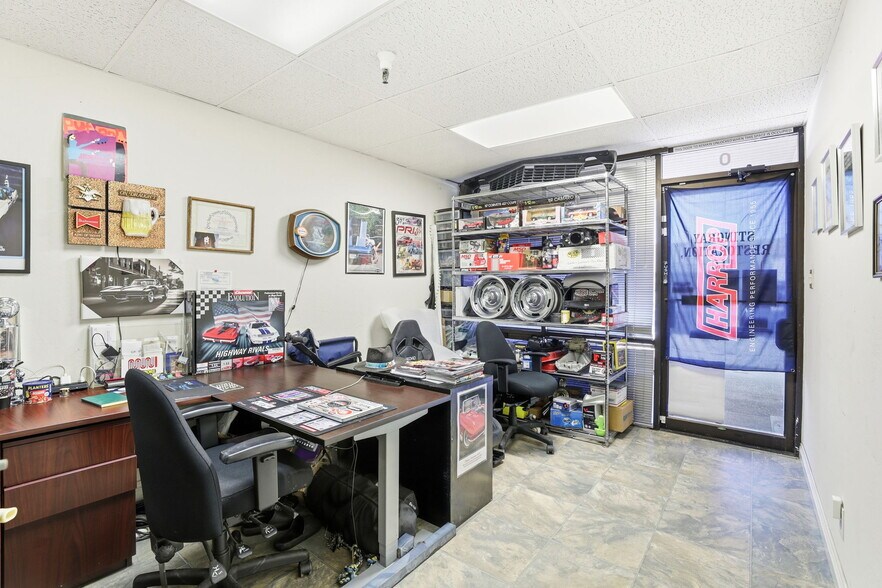 More Photos Of 580 Crespi Dr, Pacifica Warehouse For Sale