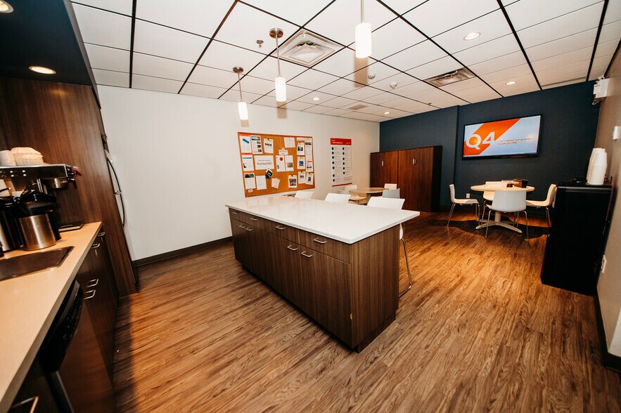 More Photos Of 37 Vic Turner Airport Rd, Dawson Creek Office For Sale