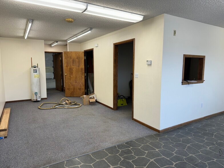 More Photos Of 11887 Kenai Spur Hwy, Kenai Freestanding For Lease