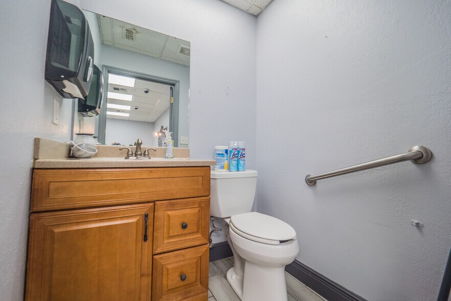 More Photos Of 1020 5th St Se, Winter Haven Skilled Nursing Facility For Lease