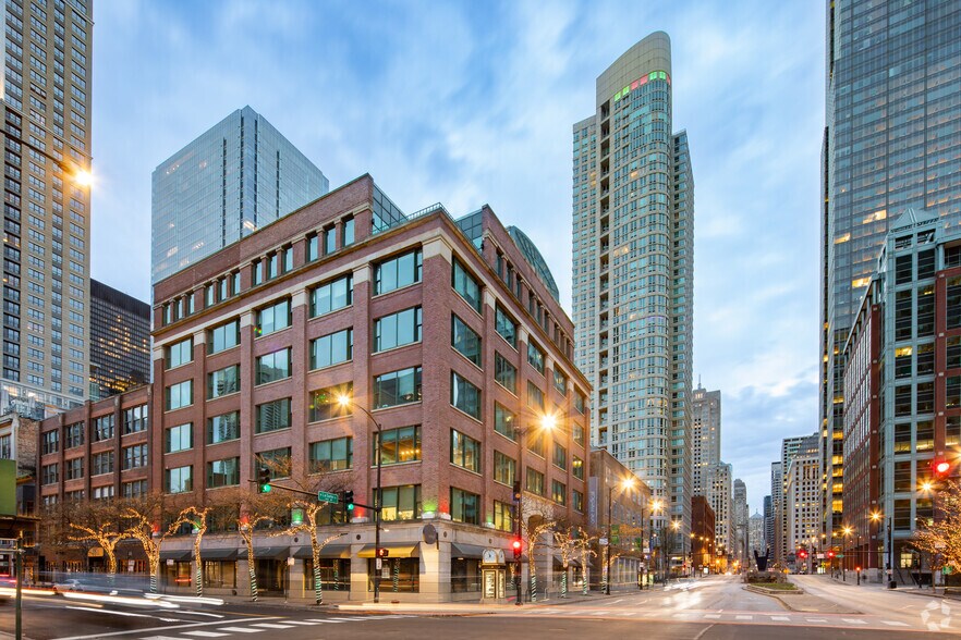 More Photos Of 415 N LaSalle Dr, Chicago Office For Lease