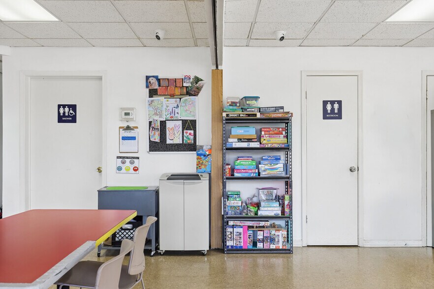 More Photos Of 772 Foxridge Center Dr, Orange Park Office For Sale