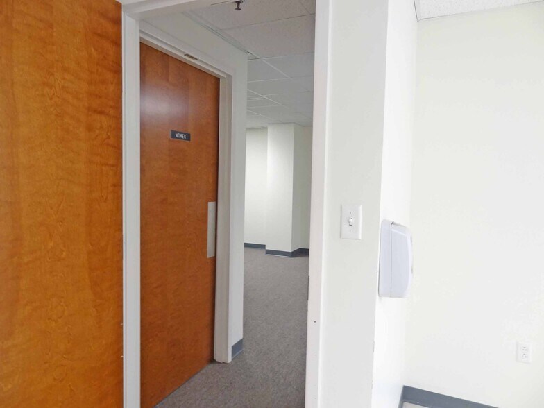 More Photos Of 1311-1319 Pineview Dr, Morgantown Medical For Sale