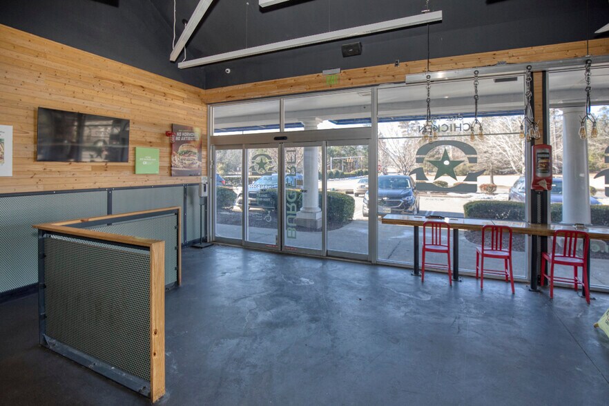 More Photos Of 6630 Mooretown Rd, Williamsburg Restaurant For Lease
