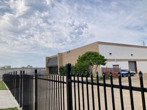 More Photos Of 3749 N Josey Ln, Carrollton Warehouse For Sale