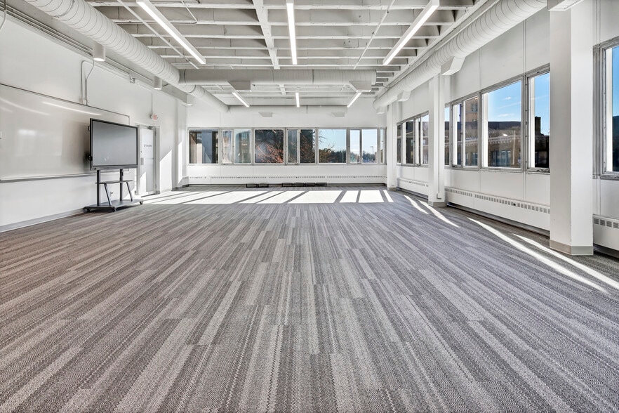 More Photos Of 717 W St Germain St, Saint Cloud Office For Lease