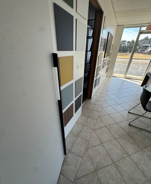 More Photos Of 12137 Rhea Dr, Plainfield Warehouse For Lease