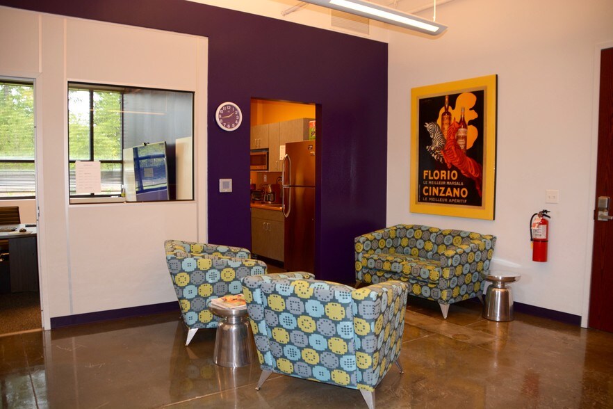 More Photos Of 101 Cosgrove Hill Ave, Chapel Hill Medical For Sale