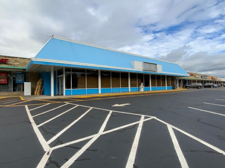 Primary Photo Of 908-1010 W Cumberland St, Dunn General Retail For Lease