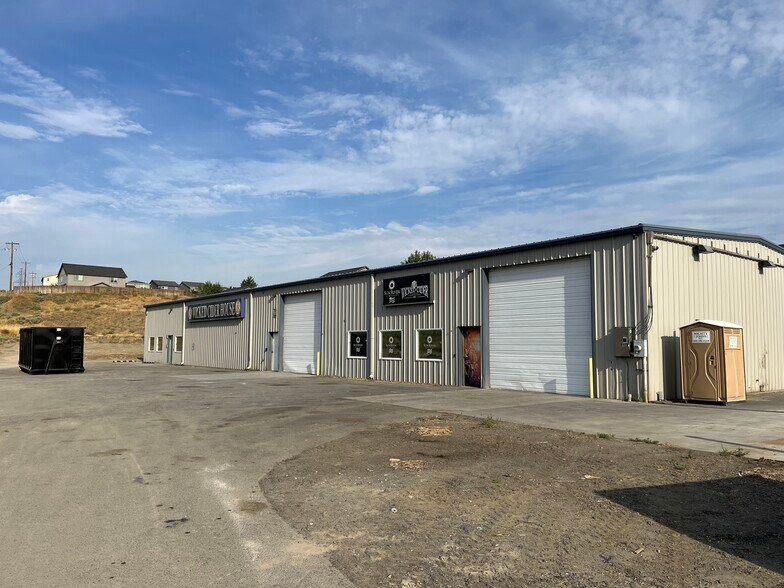 More Photos Of 9312 W 10th Ave, Kennewick Warehouse For Lease