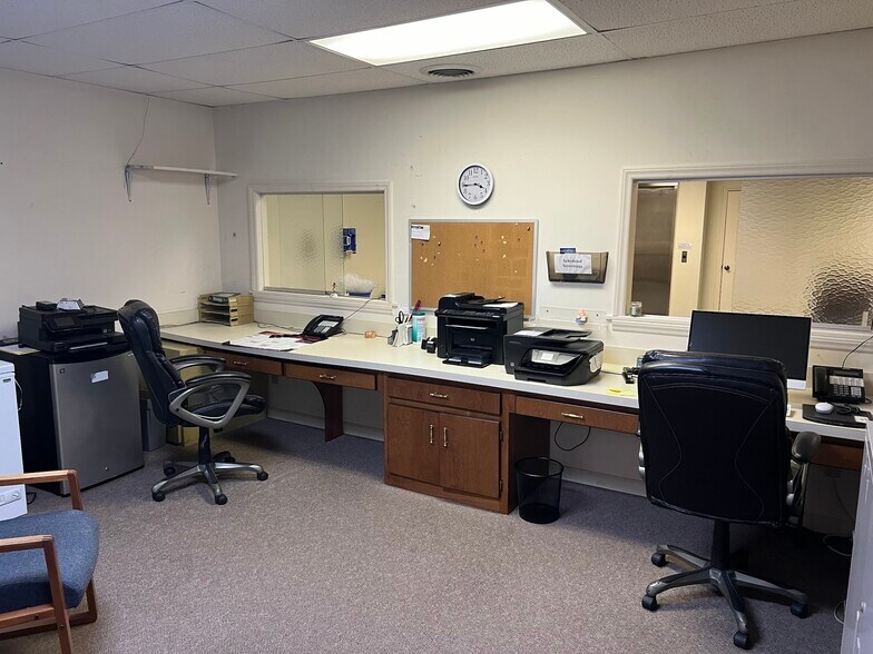 More Photos Of 125 Watson St, Danville Office For Sale