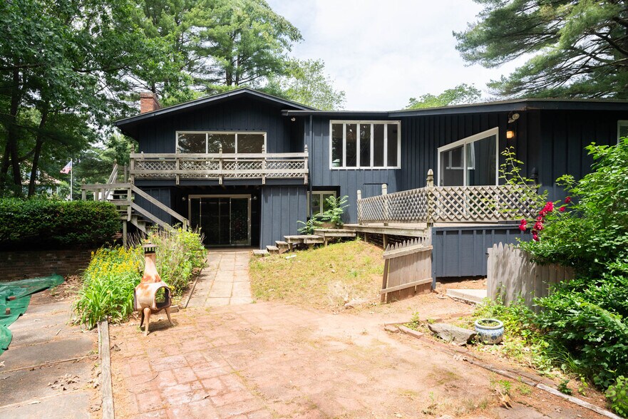 More Photos Of 228 Pattonwood Dr, Southington Multifamily For Sale