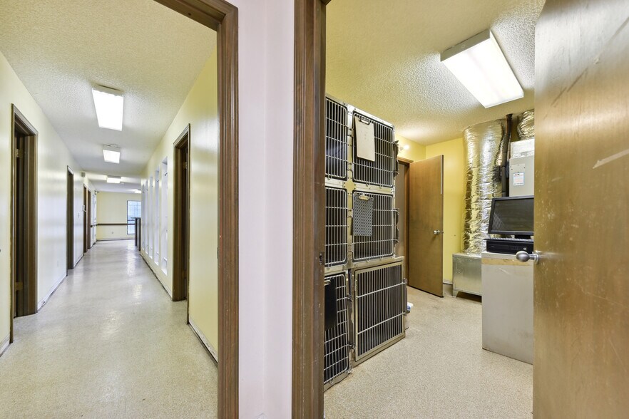 More Photos Of 10569 Lem Turner Rd, Jacksonville Medical For Sale