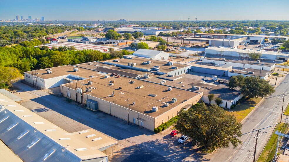 More Photos Of 2930 W Pafford St, Fort Worth Unknown For Lease