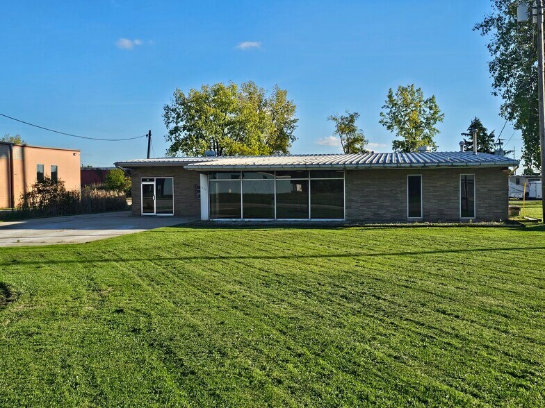 Primary Photo Of 980 Lafayette Rd, Medina Freestanding For Lease