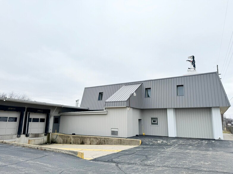More Photos Of 2691 E US Highway 30, Warsaw Warehouse For Sale