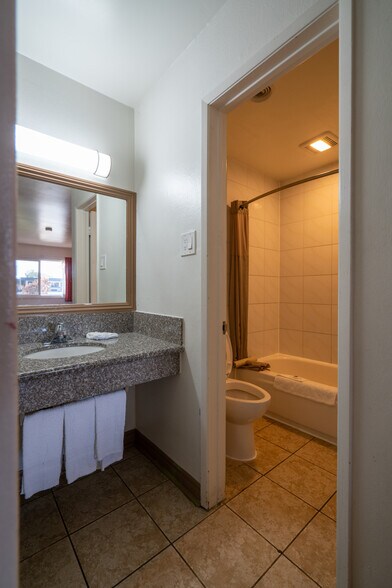 More Photos Of 840 S Indian Hill Blvd, Claremont Hotel For Sale