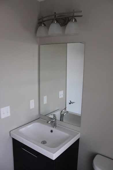 More Photos Of 42 Felton St, Waltham Warehouse For Lease