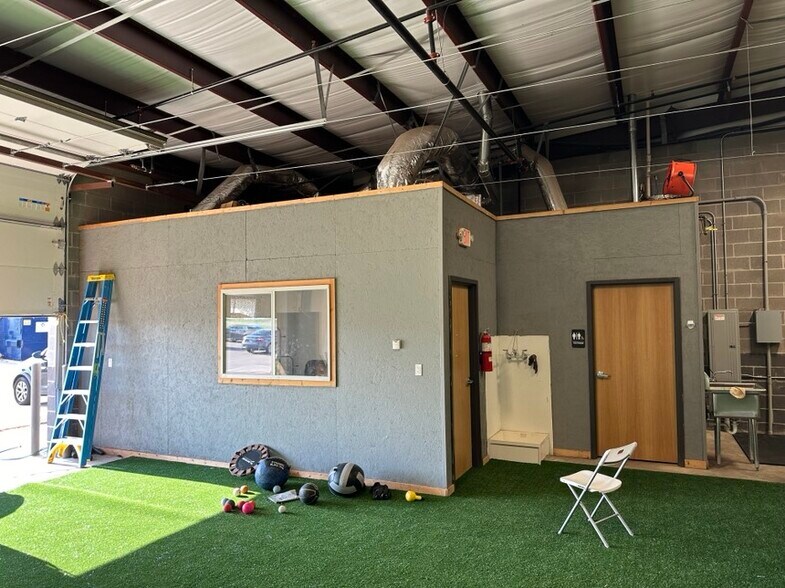 More Photos Of 7308 NW 164th St, Edmond Warehouse For Lease