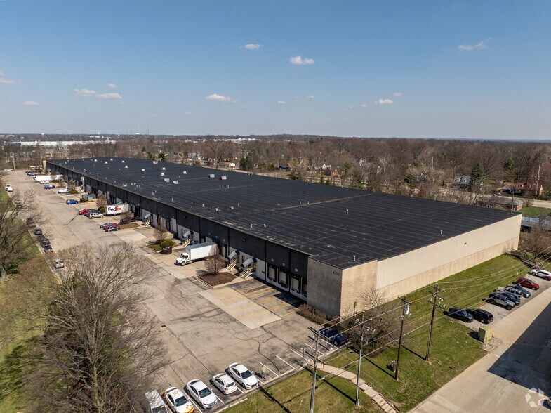 More Photos Of 4750 Lake Forest Dr, Blue Ash Warehouse For Lease