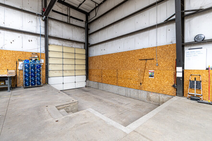 More Photos Of 218 2nd St, Coralville Flex For Sale