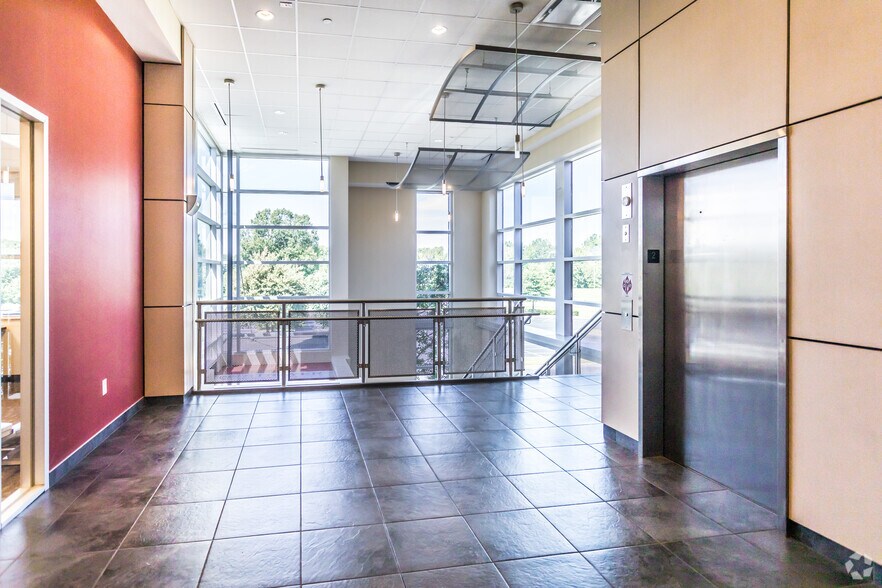 More Photos Of 7275 Appling Farms Pky, Memphis Office For Lease