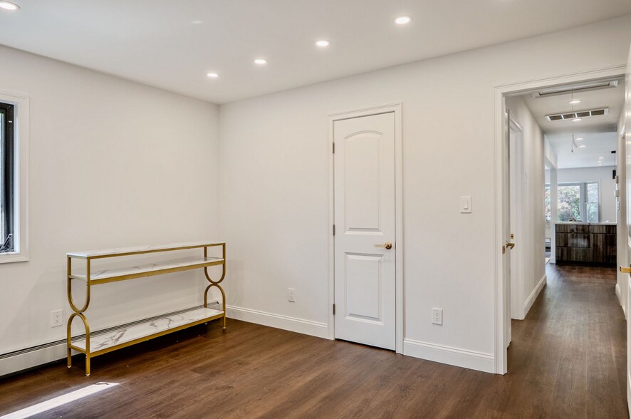 More Photos Of 776 Hempstead Ave, West Hempstead Specialty For Sale