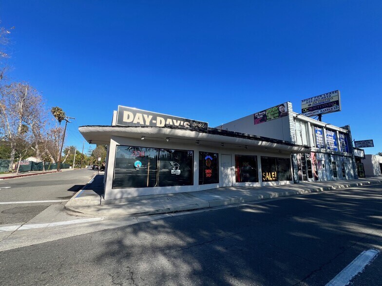 Primary Photo Of 339 W 17th St, Santa Ana Freestanding For Sale