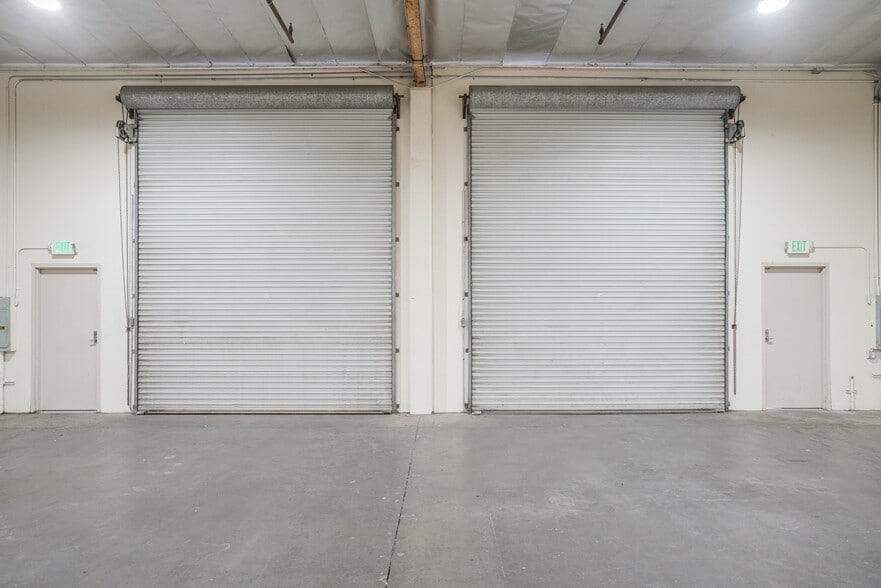 More Photos Of 1891 Goodyear Ave, Ventura Manufacturing For Lease
