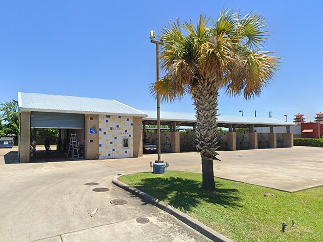 More Photos Of 8450 Bellfort Ave, Houston Carwash For Lease