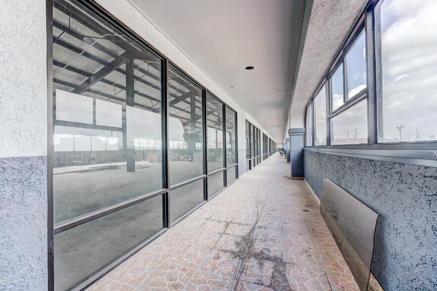 More Photos Of 324 Fm-1960 Rd, Houston General Retail For Sale