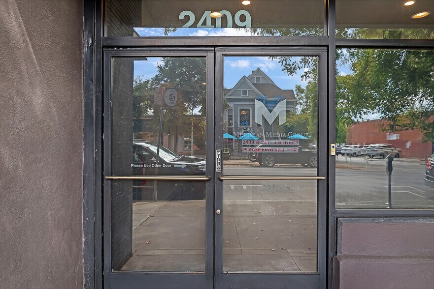More Photos Of 2409 J St, Sacramento Storefront For Sale