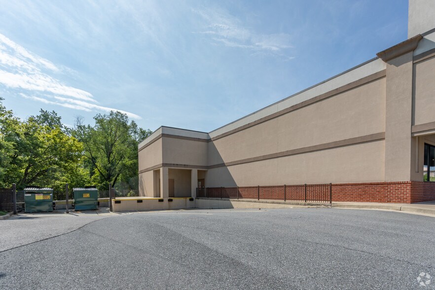 More Photos Of 8645 Pulaski Hwy, Baltimore Unknown For Lease