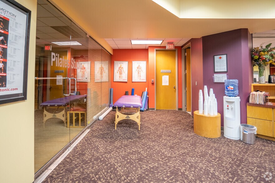 More Photos Of 301 Commerce St, Fort Worth Office For Lease