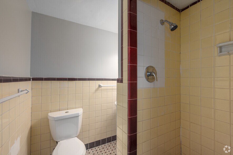 More Photos Of 12700 Shaker Blvd, Cleveland Apartments For Sale