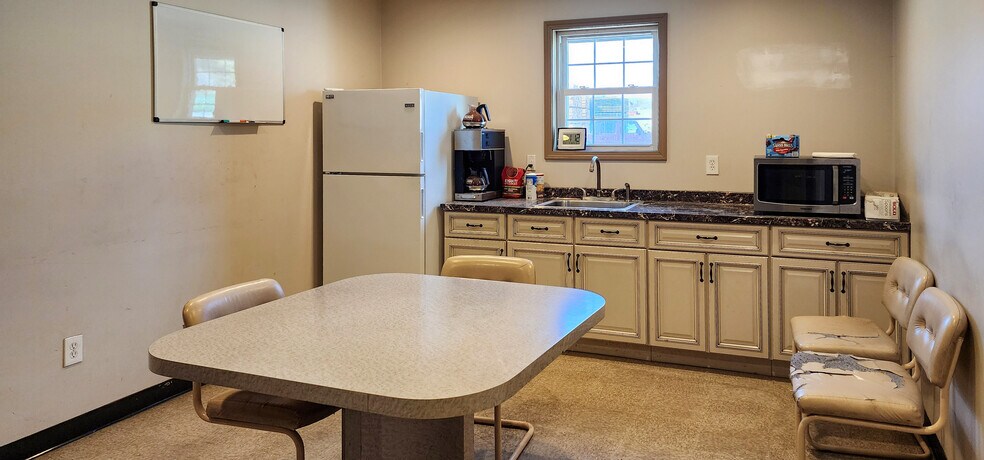 More Photos Of 1376 Franklin Pike SE, Floyd Manufacturing For Sale