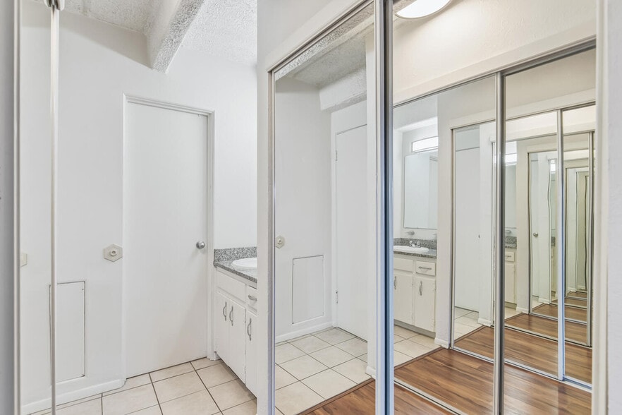 More Photos Of 1085 Pearl St, Denver Apartments For Sale