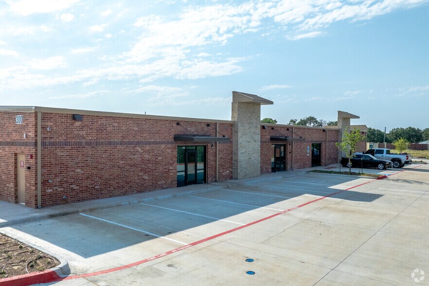 More Photos Of 1767 Old State Highway 24, Little Elm Unknown For Lease