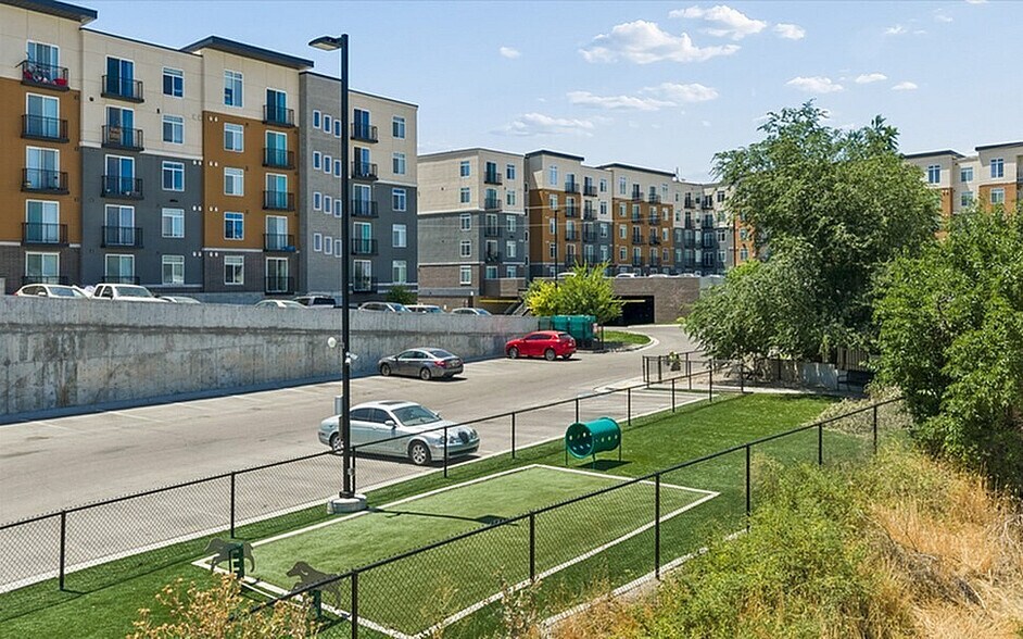 More Photos Of 196 W Vine St, Murray Apartments For Lease