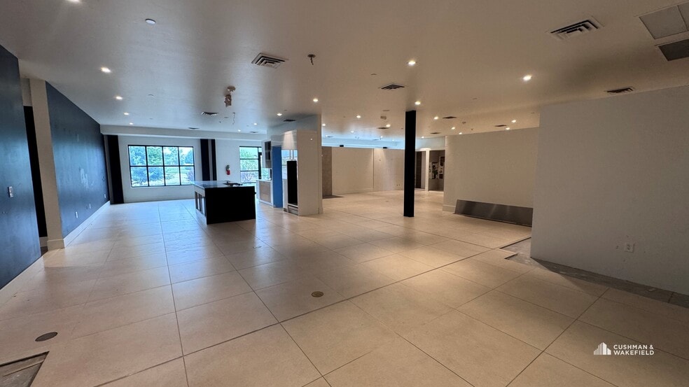 More Photos Of 5000 Goodman St, Timnath Showroom For Sale