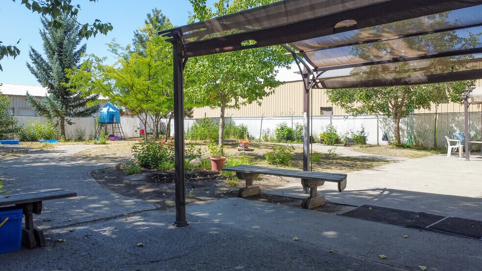 More Photos Of 225 E Palouse River Dr, Moscow Loft Creative Space For Sale