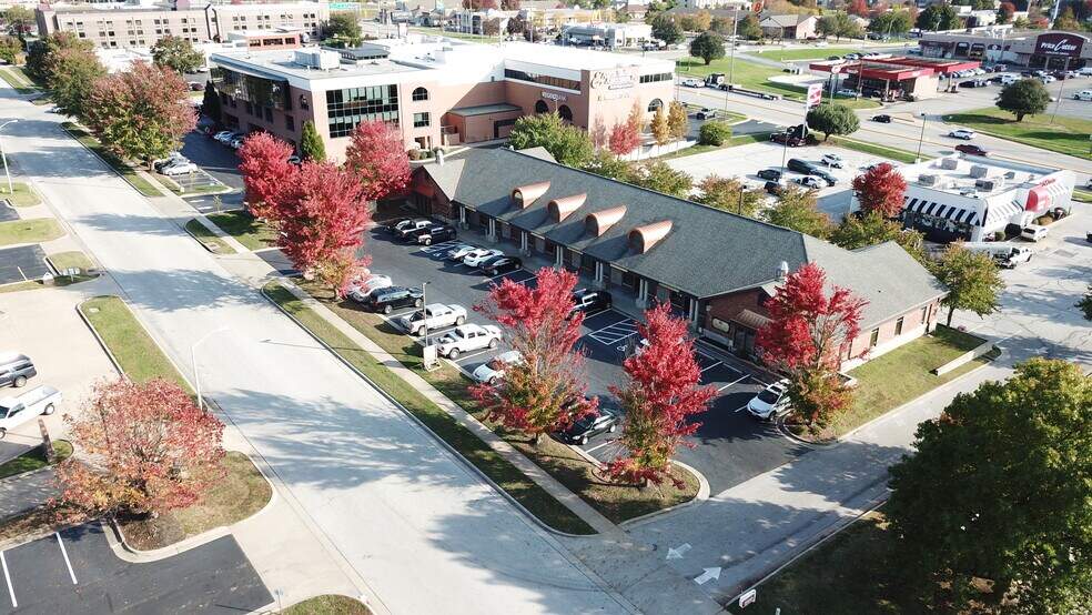 More Photos Of 3230-3246 E Ridgeview St, Springfield Medical For Lease