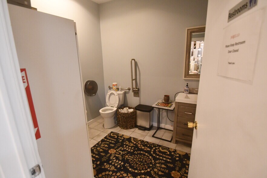 More Photos Of 594 Main Ave, Norwalk Freestanding For Sale