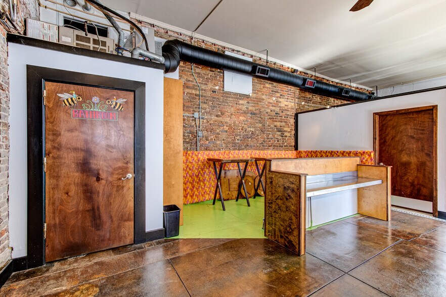 More Photos Of 215 10th St, Augusta General Retail For Sale