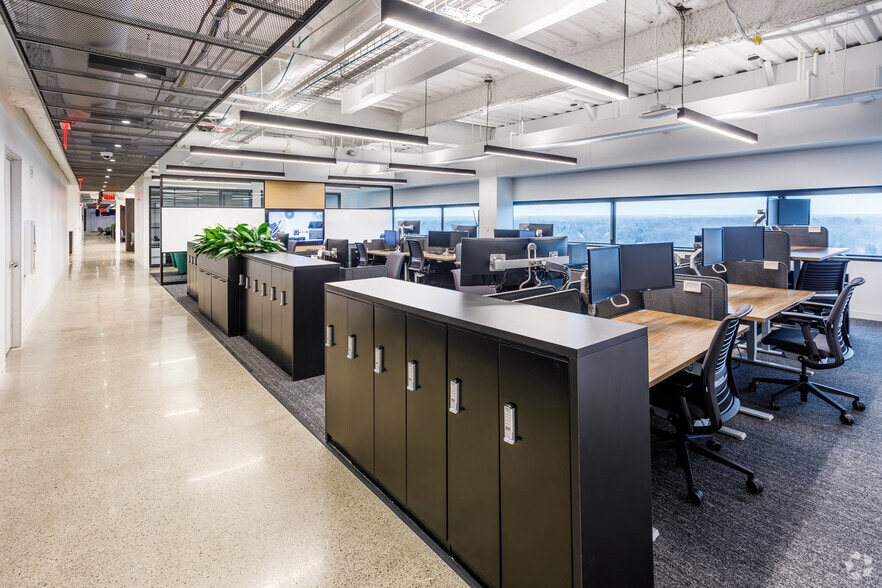 More Photos Of 26533 Evergreen Rd, Southfield Office For Lease