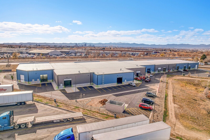 More Photos Of 5200 Oneida St, Commerce City Showroom For Lease