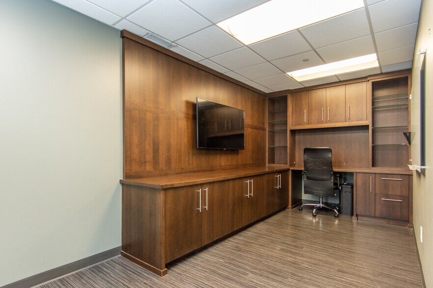 More Photos Of 7300 France Ave S, Edina Medical For Lease