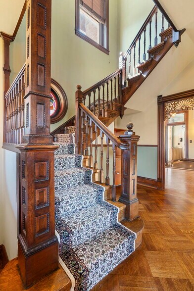 More Photos Of 517 S Washington St, Alexandria Loft Creative Space For Sale