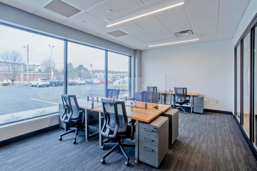 More Photos Of 98 Lower Westfield Rd, Holyoke Office For Sale