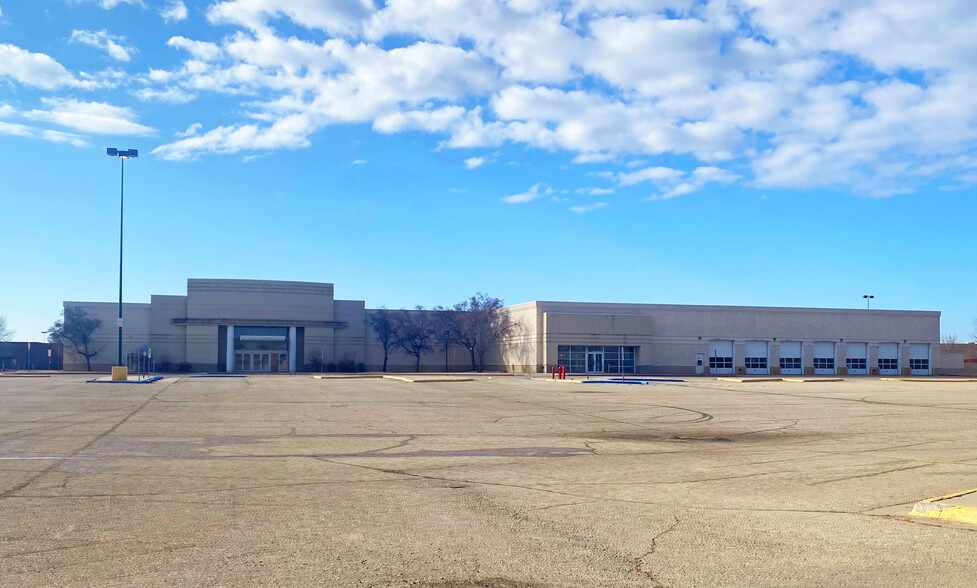 Primary Photo Of 2800 S Columbia Rd, Grand Forks Department Store For Sale